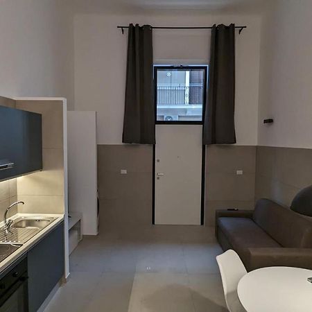 Valona 101 - Elegant Loft Apartment Bari Exterior foto