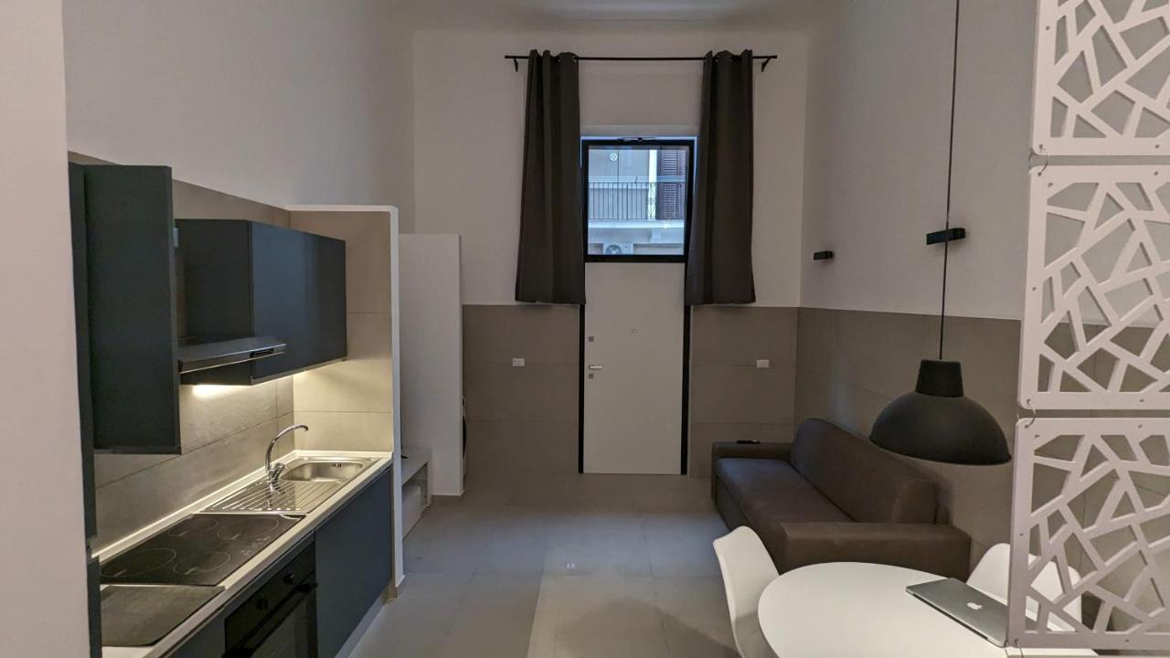 Valona 101 - Elegant Loft Apartment Bari Exterior foto